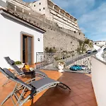 Casa Astrea Terrace Over The Blue, Relax E Parking 度假居