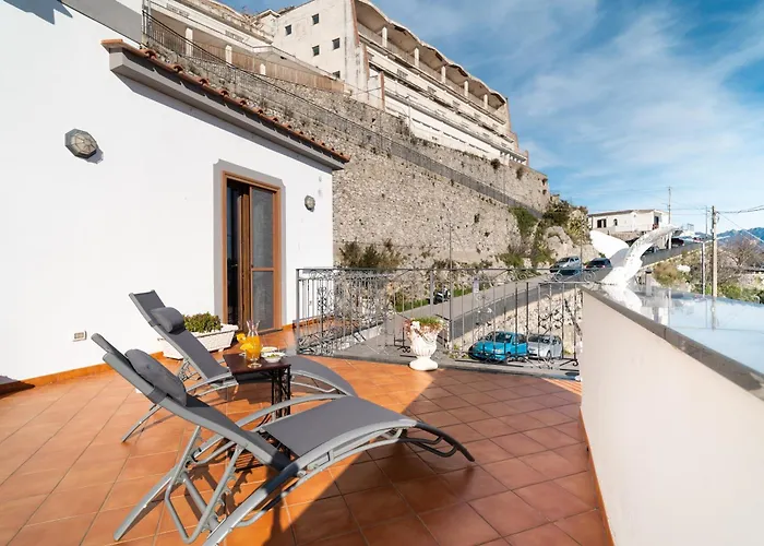 Casa Astrea Terrace Over The Blue, Relax E Parking בית נופש